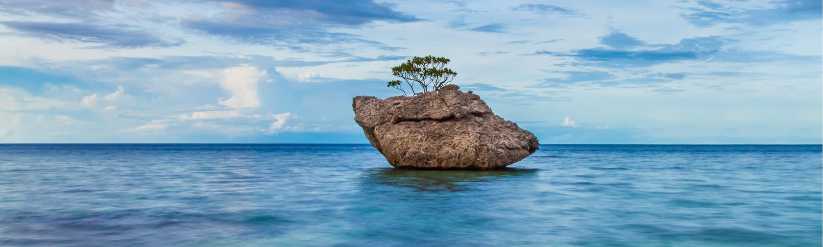 Offshore rock at Flying Fish Cove. Photo: Wondrous World Images